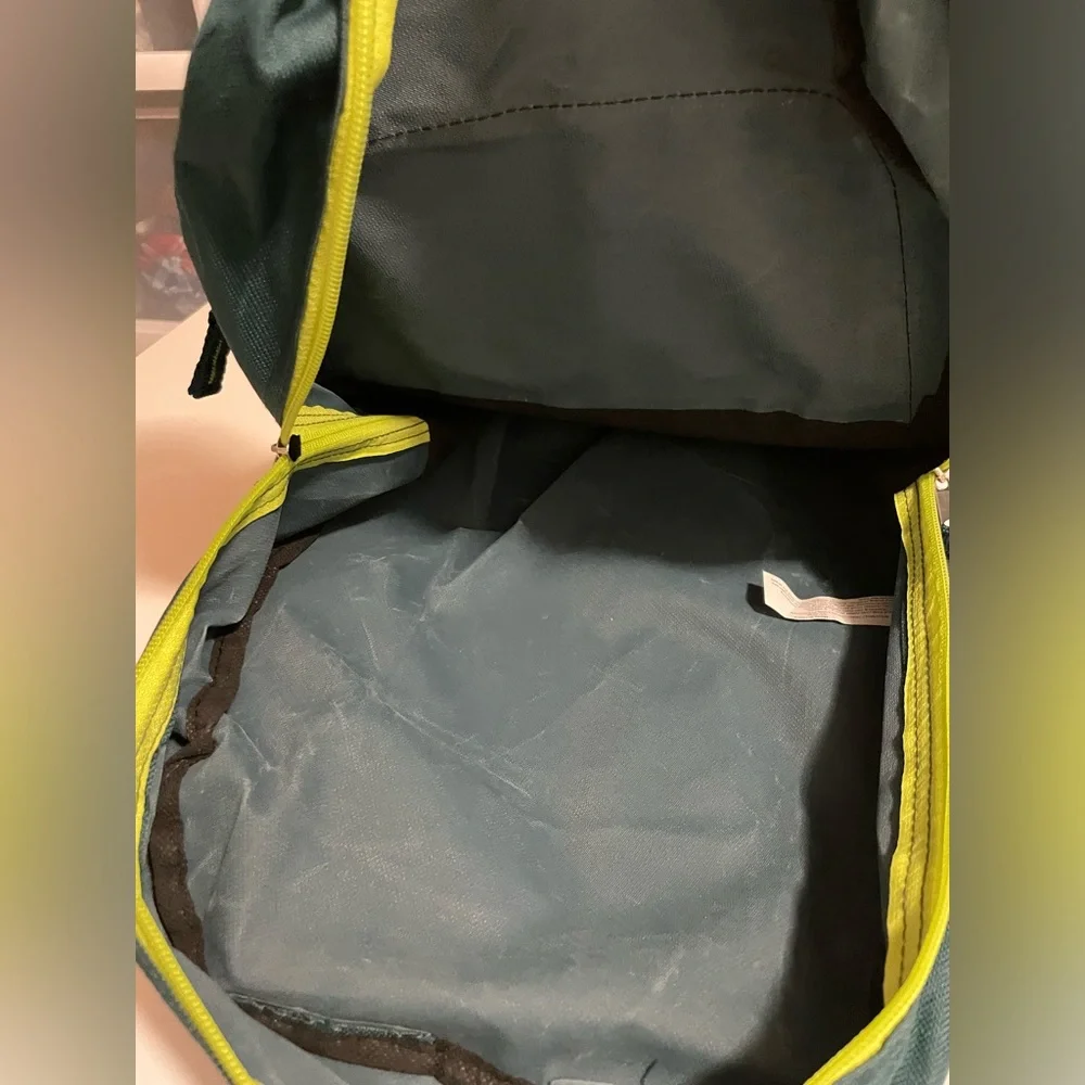 Backpack - Picture 4 of 4